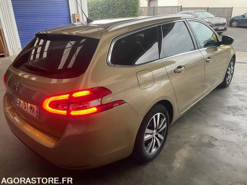 308 ALLURE 1.5 BHDI 130cv BVM6- 04/2018 - 150900 KM - Farmari: kuva 308 ALLURE 1.5 BHDI 130cv BVM6- 04/2018 - 150900 KM - Farmari 308 ALLURE 1.5 BHDI 130cv BVM6- 04/2018 - 150900 KM - Farmari: kuva 308 ALLURE 1.5 BHDI 130cv BVM6- 04/2018 - 150900 KM - Farmari