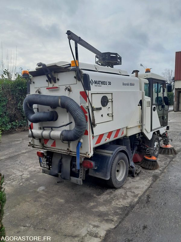 BALAYEUSE ASPIRATRICE SCARAB MINOR 2014 - Lakaisuauto: kuva BALAYEUSE ASPIRATRICE SCARAB MINOR 2014 - Lakaisuauto BALAYEUSE ASPIRATRICE SCARAB MINOR 2014 - Lakaisuauto: kuva BALAYEUSE ASPIRATRICE SCARAB MINOR 2014 - Lakaisuauto