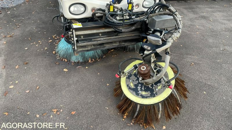 BALAYEUSE MATHIEU AZURA DE 2013 - Lakaisuauto: kuva BALAYEUSE MATHIEU AZURA DE 2013 - Lakaisuauto BALAYEUSE MATHIEU AZURA DE 2013 - Lakaisuauto: kuva BALAYEUSE MATHIEU AZURA DE 2013 - Lakaisuauto