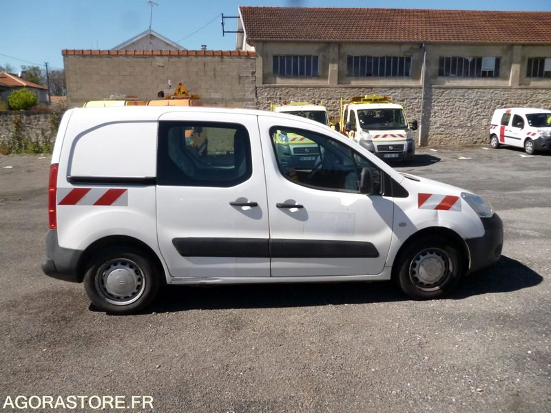 BERLINGO 1.6HDI 3 PLACES - Pieni pakettiauto: kuva BERLINGO 1.6HDI 3 PLACES - Pieni pakettiauto BERLINGO 1.6HDI 3 PLACES - Pieni pakettiauto: kuva BERLINGO 1.6HDI 3 PLACES - Pieni pakettiauto