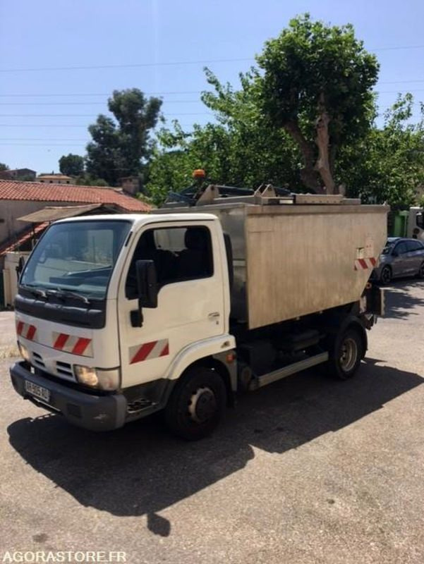 BOM ALU PROVENCE BENNES NISSAN CABSTAR 2005 3T5 PERMIS B - Kippilava-auto: kuva BOM ALU PROVENCE BENNES NISSAN CABSTAR 2005 3T5 PERMIS B - Kippilava-auto BOM ALU PROVENCE BENNES NISSAN CABSTAR 2005 3T5 PERMIS B - Kippilava-auto: kuva BOM ALU PROVENCE BENNES NISSAN CABSTAR 2005 3T5 PERMIS B - Kippilava-auto