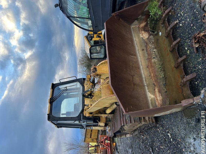 Bulldozer 953C - Puskutraktori: kuva Bulldozer 953C - Puskutraktori Bulldozer 953C - Puskutraktori: kuva Bulldozer 953C - Puskutraktori