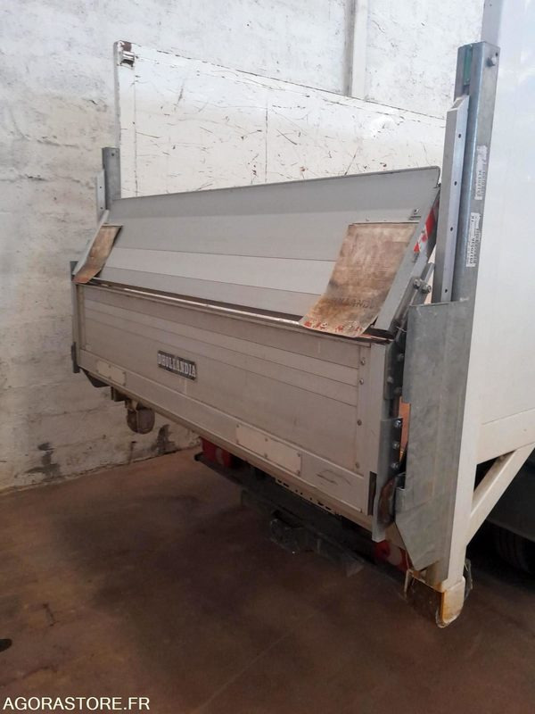CAMION AMPLIROLL RENAULT MAXITY - Kippilava-auto: kuva CAMION AMPLIROLL RENAULT MAXITY - Kippilava-auto CAMION AMPLIROLL RENAULT MAXITY - Kippilava-auto: kuva CAMION AMPLIROLL RENAULT MAXITY - Kippilava-auto