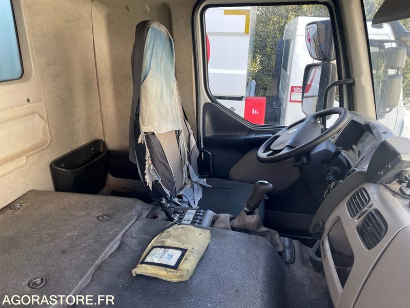 CAMION RENAULT19 HYDROCURER HUWER - 2018 / 341 258 KM - Puhtaanpitoauto: kuva CAMION RENAULT19 HYDROCURER HUWER - 2018 / 341 258 KM - Puhtaanpitoauto CAMION RENAULT19 HYDROCURER HUWER - 2018 / 341 258 KM - Puhtaanpitoauto: kuva CAMION RENAULT19 HYDROCURER HUWER - 2018 / 341 258 KM - Puhtaanpitoauto