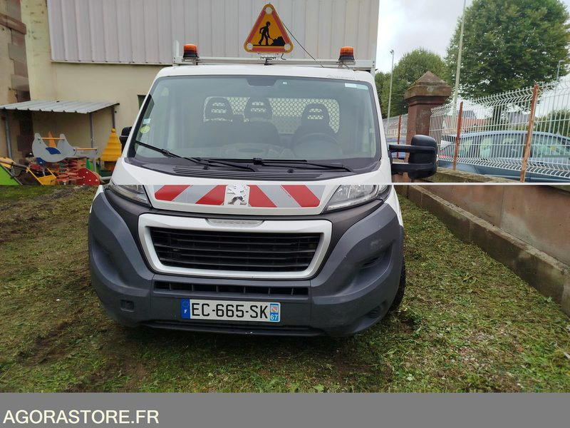 CAMIONETTE PLATEAU E.V. - Kippilava-auto: kuva  CAMIONETTE PLATEAU E.V. - Kippilava-auto CAMIONETTE PLATEAU E.V. - Kippilava-auto: kuva  CAMIONETTE PLATEAU E.V. - Kippilava-auto