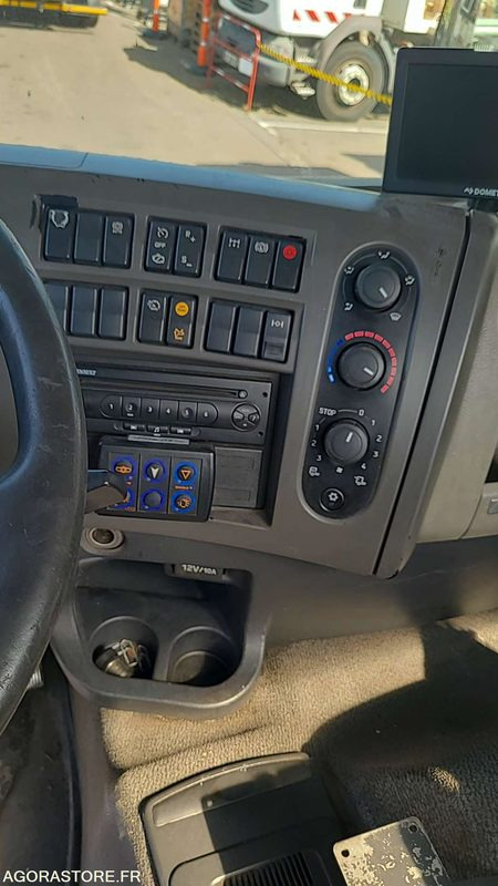 Koukkulava kuorma-auto CH 803 ML - RENAULT PREMIUM 380 - 2012 - 513578KM: kuva Koukkulava kuorma-auto CH 803 ML - RENAULT PREMIUM 380 - 2012 - 513578KM