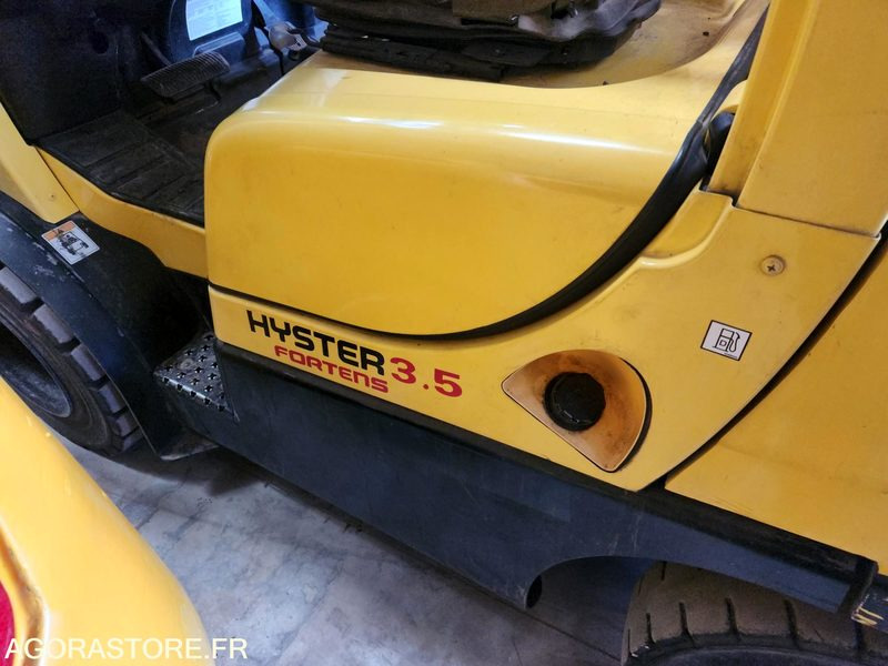 CHARIOT ELEVATEUR DIESEL 3T5 HYSTER H3.5FT - 2007 - 1033 heures - Dieseltrukki: kuva CHARIOT ELEVATEUR DIESEL 3T5 HYSTER H3.5FT - 2007 - 1033 heures - Dieseltrukki CHARIOT ELEVATEUR DIESEL 3T5 HYSTER H3.5FT - 2007 - 1033 heures - Dieseltrukki: kuva CHARIOT ELEVATEUR DIESEL 3T5 HYSTER H3.5FT - 2007 - 1033 heures - Dieseltrukki