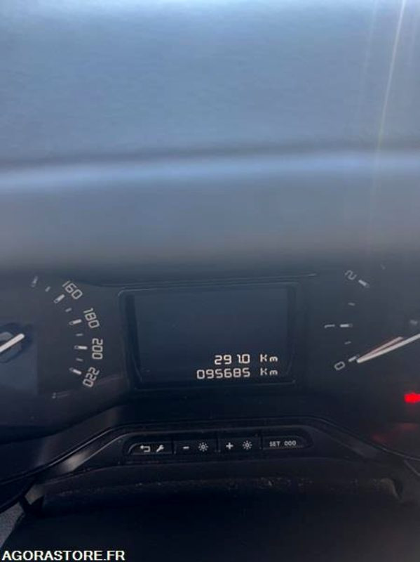 CITROEN BERLINGO ISOTHERME (portage de repas) - Pieni pakettiauto: kuva CITROEN BERLINGO ISOTHERME (portage de repas) - Pieni pakettiauto CITROEN BERLINGO ISOTHERME (portage de repas) - Pieni pakettiauto: kuva CITROEN BERLINGO ISOTHERME (portage de repas) - Pieni pakettiauto