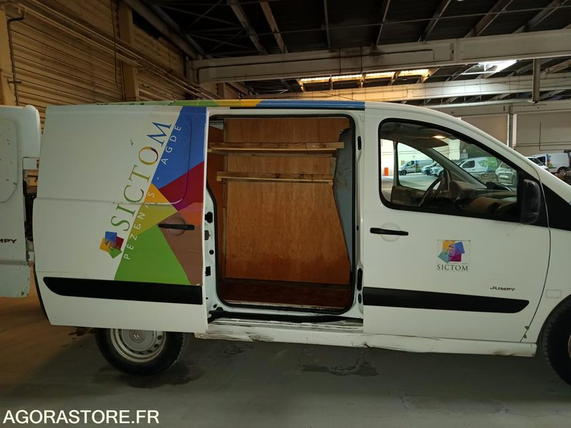 CITROEN JUMPY AE-644-HJ 184773kms 2009 - Pakettiauto: kuva  CITROEN JUMPY AE-644-HJ 184773kms 2009 - Pakettiauto CITROEN JUMPY AE-644-HJ 184773kms 2009 - Pakettiauto: kuva  CITROEN JUMPY AE-644-HJ 184773kms 2009 - Pakettiauto