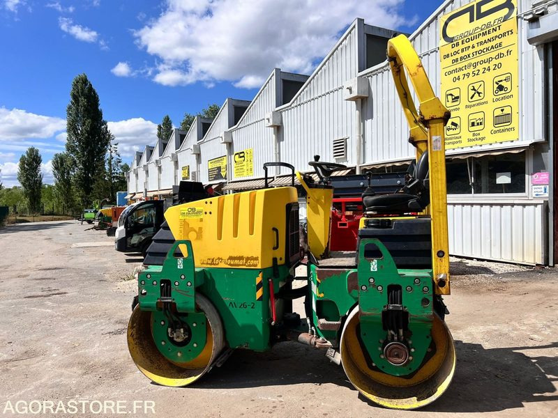 COMPACTEUR AMMANN AV26-2 ROULEAU TANDEM VIBRANT ARTICULÉ - ANNÉE 2008 - 1765 H - Jyrä: kuva COMPACTEUR AMMANN AV26-2 ROULEAU TANDEM VIBRANT ARTICULÉ - ANNÉE 2008 - 1765 H - Jyrä COMPACTEUR AMMANN AV26-2 ROULEAU TANDEM VIBRANT ARTICULÉ - ANNÉE 2008 - 1765 H - Jyrä: kuva COMPACTEUR AMMANN AV26-2 ROULEAU TANDEM VIBRANT ARTICULÉ - ANNÉE 2008 - 1765 H - Jyrä