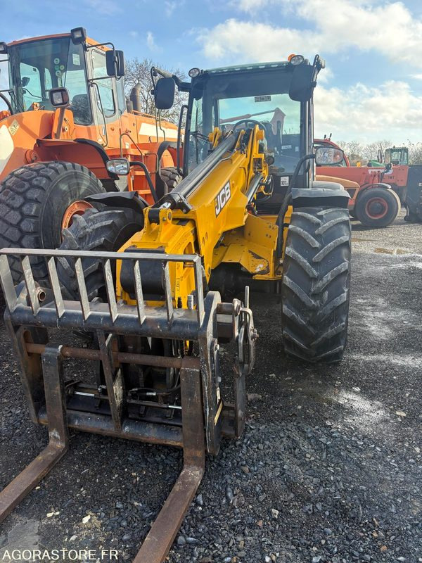 Chargeuse JCB TM 310 - 2011 - 6907 heures - BON ETAT entretien 6900h - Traktori: kuva Chargeuse JCB TM 310 - 2011 - 6907 heures - BON ETAT entretien 6900h - Traktori Chargeuse JCB TM 310 - 2011 - 6907 heures - BON ETAT entretien 6900h - Traktori: kuva Chargeuse JCB TM 310 - 2011 - 6907 heures - BON ETAT entretien 6900h - Traktori