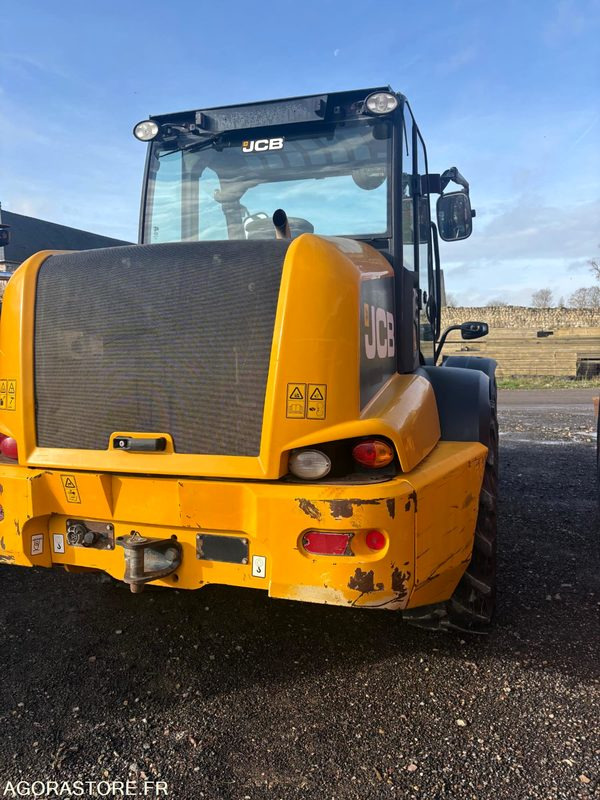 Chargeuse JCB TM 310 - 2011 - 6907 heures - BON ETAT entretien 6900h - Traktori: kuva Chargeuse JCB TM 310 - 2011 - 6907 heures - BON ETAT entretien 6900h - Traktori Chargeuse JCB TM 310 - 2011 - 6907 heures - BON ETAT entretien 6900h - Traktori: kuva Chargeuse JCB TM 310 - 2011 - 6907 heures - BON ETAT entretien 6900h - Traktori