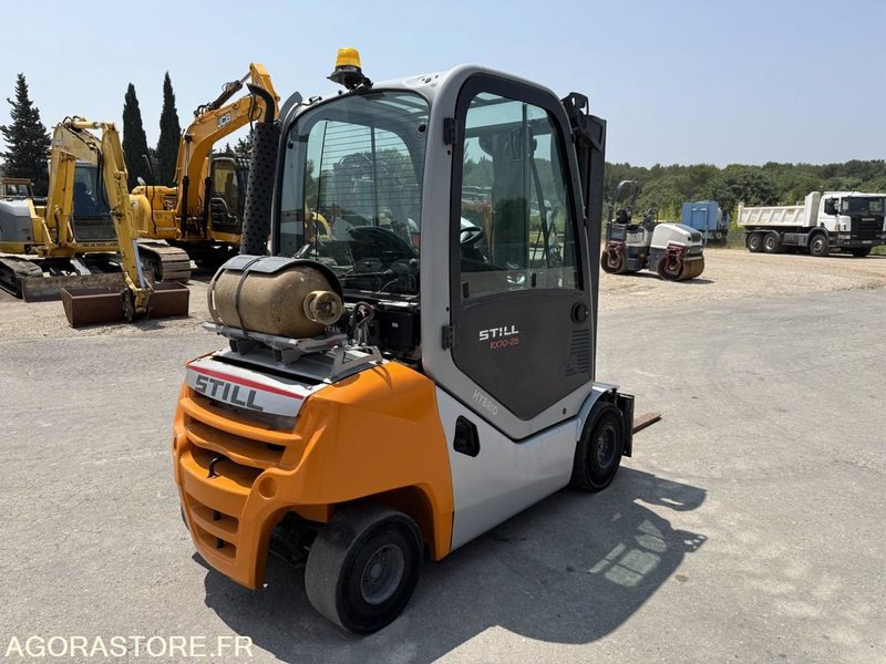 Chariot élévateur STILL 2T5 - 3300heures - Kaasutrukki: kuva Chariot élévateur STILL 2T5 - 3300heures - Kaasutrukki Chariot élévateur STILL 2T5 - 3300heures - Kaasutrukki: kuva Chariot élévateur STILL 2T5 - 3300heures - Kaasutrukki