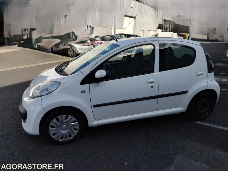 Citroën C1 - Henkilöauto: kuva Citroën C1 - Henkilöauto Citroën C1 - Henkilöauto: kuva Citroën C1 - Henkilöauto