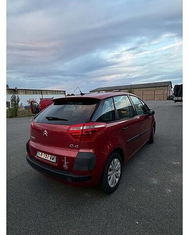 Citroen C4 - Viistoperä: kuva Citroen C4 - Viistoperä Citroen C4 - Viistoperä: kuva Citroen C4 - Viistoperä