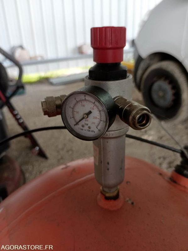 Compresseur 500l - Ilmakompressori: kuva Compresseur 500l - Ilmakompressori Compresseur 500l - Ilmakompressori: kuva Compresseur 500l - Ilmakompressori