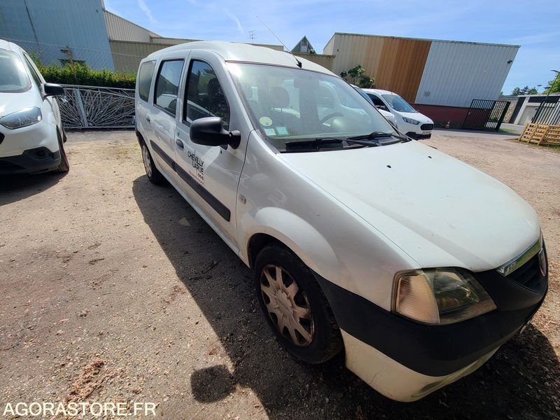 DACIA LOGAN NON ROULANT - Farmari: kuva DACIA LOGAN NON ROULANT - Farmari DACIA LOGAN NON ROULANT - Farmari: kuva DACIA LOGAN NON ROULANT - Farmari