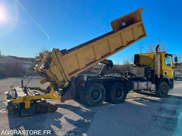 DAF FINISSEUR D’INTERVENTION RAPIDE - DAF - FIR 3000 - 2003 / 335000 - Kippiauto kuorma-auto: kuva DAF FINISSEUR D’INTERVENTION RAPIDE - DAF - FIR 3000 - 2003 / 335000 - Kippiauto kuorma-auto DAF FINISSEUR D’INTERVENTION RAPIDE - DAF - FIR 3000 - 2003 / 335000 - Kippiauto kuorma-auto: kuva DAF FINISSEUR D’INTERVENTION RAPIDE - DAF - FIR 3000 - 2003 / 335000 - Kippiauto kuorma-auto