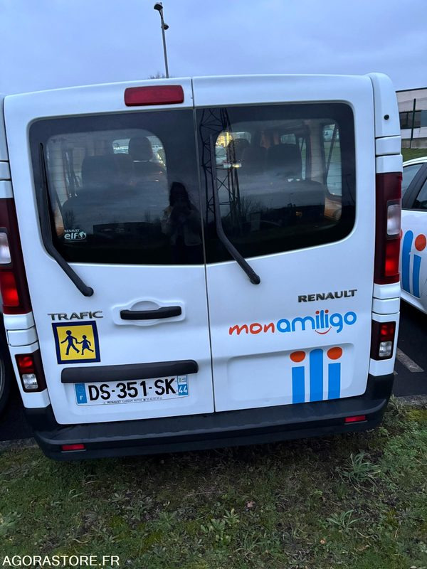 DS-351-SK - Non Roulant - RENAULT TRAFIC - VP - 396 402 Kms - Minibussi, Pikkubussi: kuva DS-351-SK - Non Roulant - RENAULT TRAFIC - VP - 396 402 Kms - Minibussi, Pikkubussi DS-351-SK - Non Roulant - RENAULT TRAFIC - VP - 396 402 Kms - Minibussi, Pikkubussi: kuva DS-351-SK - Non Roulant - RENAULT TRAFIC - VP - 396 402 Kms - Minibussi, Pikkubussi