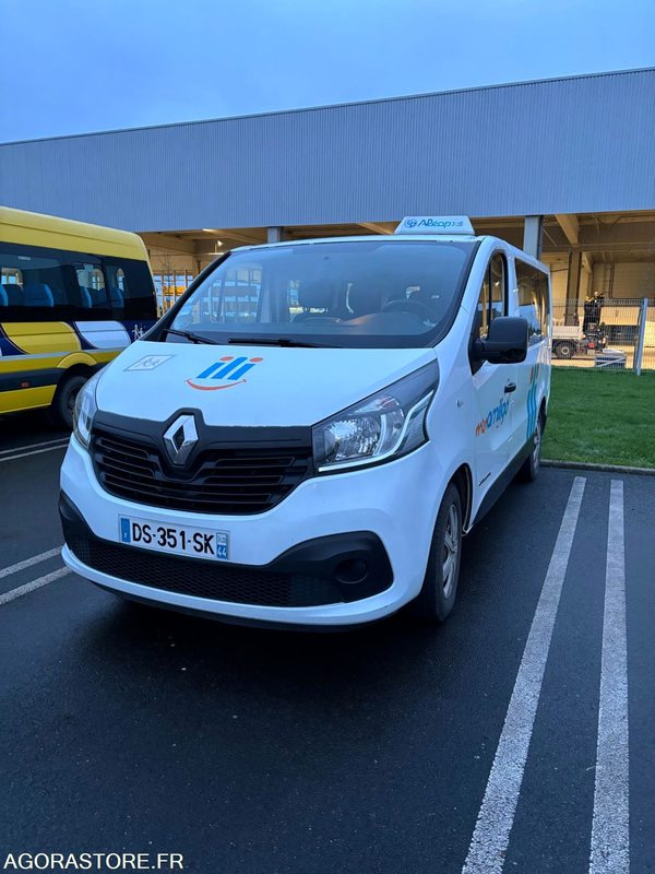 DS-351-SK - Non Roulant - RENAULT TRAFIC - VP - 396 402 Kms - Minibussi, Pikkubussi: kuva DS-351-SK - Non Roulant - RENAULT TRAFIC - VP - 396 402 Kms - Minibussi, Pikkubussi DS-351-SK - Non Roulant - RENAULT TRAFIC - VP - 396 402 Kms - Minibussi, Pikkubussi: kuva DS-351-SK - Non Roulant - RENAULT TRAFIC - VP - 396 402 Kms - Minibussi, Pikkubussi