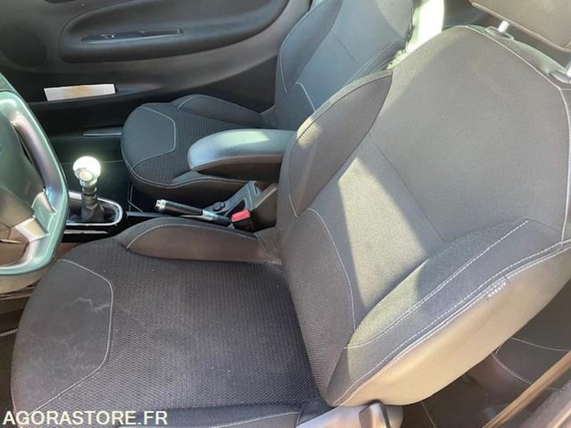 DS3SOCHIC PT 110cv. 11/2016. 107150 KM - Henkilöauto: kuva DS3SOCHIC PT 110cv. 11/2016. 107150 KM - Henkilöauto DS3SOCHIC PT 110cv. 11/2016. 107150 KM - Henkilöauto: kuva DS3SOCHIC PT 110cv. 11/2016. 107150 KM - Henkilöauto