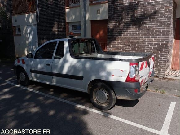 Dacia LOGAN - Avolava-auto: kuva Dacia LOGAN - Avolava-auto Dacia LOGAN - Avolava-auto: kuva Dacia LOGAN - Avolava-auto