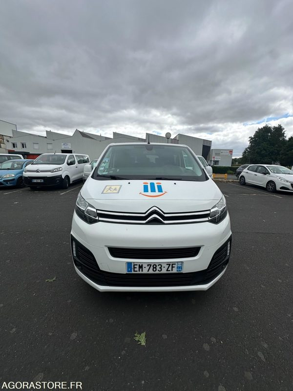 EM-783-ZF - Roulant - Citroën JUMPY SPACE TOURER - PV- 9 PLACES - 261 240 Kms - Minibussi, Pikkubussi: kuva  EM-783-ZF - Roulant - Citroën JUMPY SPACE TOURER - PV- 9 PLACES - 261 240 Kms - Minibussi, Pikkubussi EM-783-ZF - Roulant - Citroën JUMPY SPACE TOURER - PV- 9 PLACES - 261 240 Kms - Minibussi, Pikkubussi: kuva  EM-783-ZF - Roulant - Citroën JUMPY SPACE TOURER - PV- 9 PLACES - 261 240 Kms - Minibussi, Pikkubussi