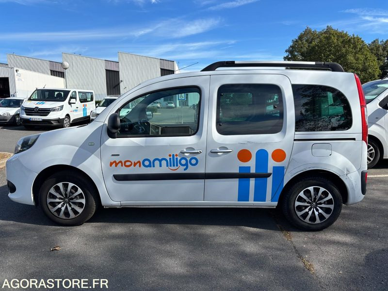 EY-071-HT - Roulant - RENAULT KANGOO II - VP - 196 430 Kms - Henkilöauto: kuva EY-071-HT - Roulant - RENAULT KANGOO II - VP - 196 430 Kms - Henkilöauto EY-071-HT - Roulant - RENAULT KANGOO II - VP - 196 430 Kms - Henkilöauto: kuva EY-071-HT - Roulant - RENAULT KANGOO II - VP - 196 430 Kms - Henkilöauto