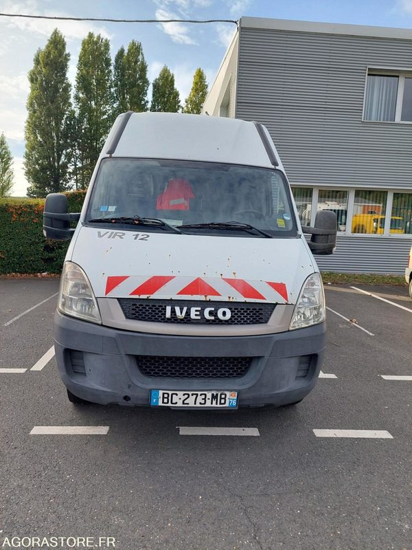 FOURGON IVECO AVEC GROUPE HP 371482 KMS / BC273MB (VENTE EXPORT UNIQUEMENT) - Pakettiauto: kuva FOURGON IVECO AVEC GROUPE HP 371482 KMS / BC273MB (VENTE EXPORT UNIQUEMENT) - Pakettiauto FOURGON IVECO AVEC GROUPE HP 371482 KMS / BC273MB (VENTE EXPORT UNIQUEMENT) - Pakettiauto: kuva FOURGON IVECO AVEC GROUPE HP 371482 KMS / BC273MB (VENTE EXPORT UNIQUEMENT) - Pakettiauto