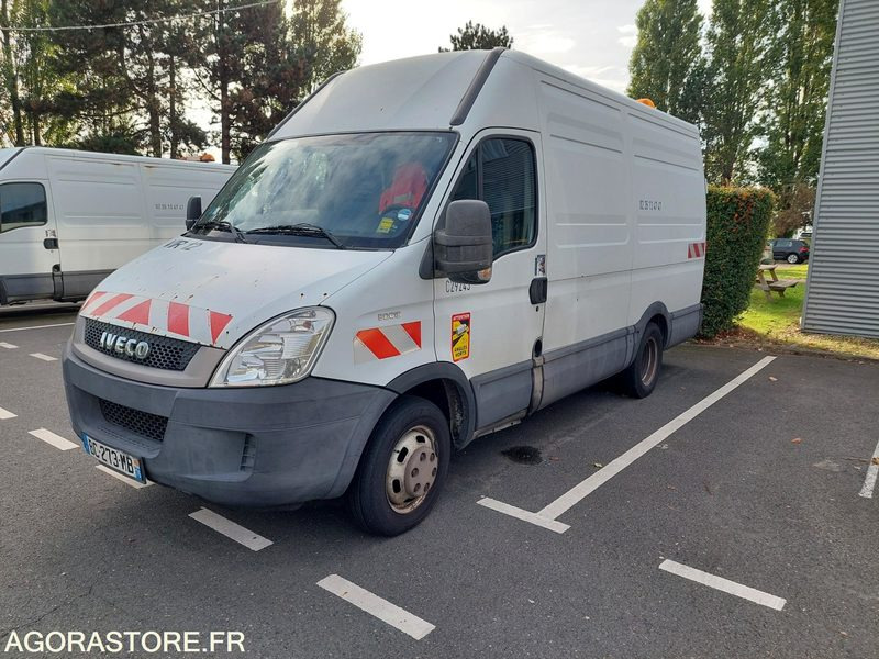 FOURGON IVECO AVEC GROUPE HP 371482 KMS / BC273MB (VENTE EXPORT UNIQUEMENT) - Pakettiauto: kuva FOURGON IVECO AVEC GROUPE HP 371482 KMS / BC273MB (VENTE EXPORT UNIQUEMENT) - Pakettiauto FOURGON IVECO AVEC GROUPE HP 371482 KMS / BC273MB (VENTE EXPORT UNIQUEMENT) - Pakettiauto: kuva FOURGON IVECO AVEC GROUPE HP 371482 KMS / BC273MB (VENTE EXPORT UNIQUEMENT) - Pakettiauto