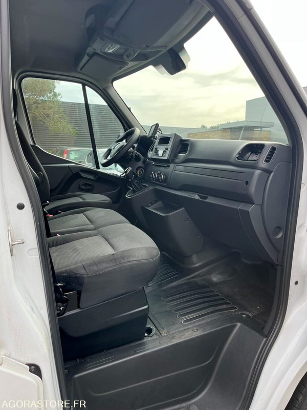 FV-534-YC - Roulant - RENAULT MASTER - VASP - 399 500 Kms - Pakettiauto: kuva FV-534-YC - Roulant - RENAULT MASTER - VASP - 399 500 Kms - Pakettiauto FV-534-YC - Roulant - RENAULT MASTER - VASP - 399 500 Kms - Pakettiauto: kuva FV-534-YC - Roulant - RENAULT MASTER - VASP - 399 500 Kms - Pakettiauto