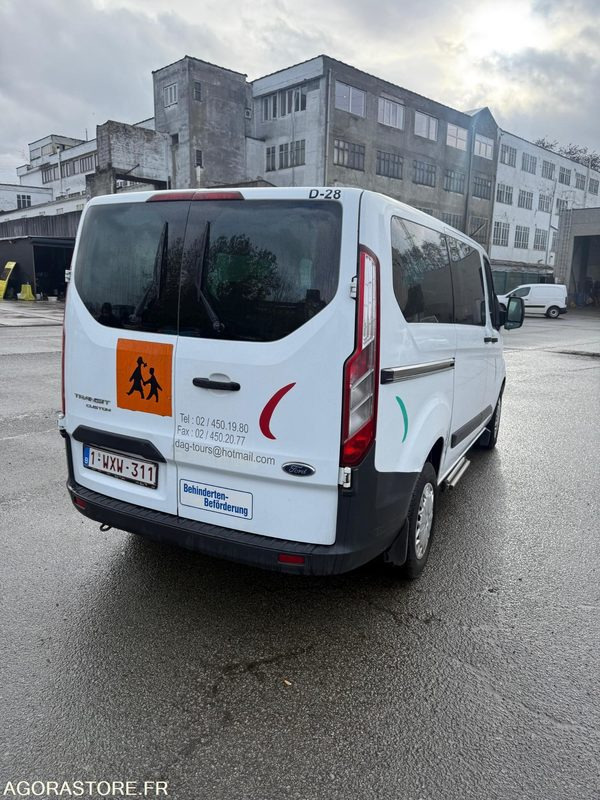 Minibussi, Pikkubussi Ford Transit: kuva Minibussi, Pikkubussi Ford Transit
