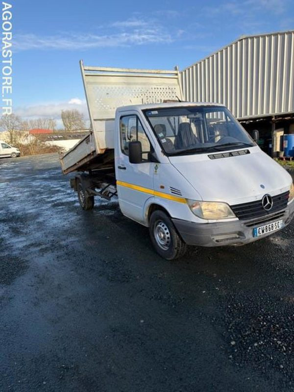 Fourgon Benne - Pakettiauto: kuva Fourgon Benne - Pakettiauto Fourgon Benne - Pakettiauto: kuva Fourgon Benne - Pakettiauto