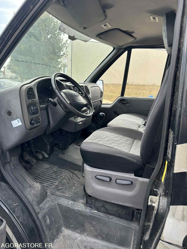 Fourgon FORD - Transport de 2 Chevaux - 2004 - 137 510 KM - Pakettiauto: kuva Fourgon FORD - Transport de 2 Chevaux - 2004 - 137 510 KM - Pakettiauto Fourgon FORD - Transport de 2 Chevaux - 2004 - 137 510 KM - Pakettiauto: kuva Fourgon FORD - Transport de 2 Chevaux - 2004 - 137 510 KM - Pakettiauto