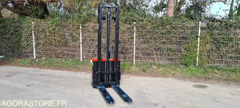 GERBEUR HELI 1.2 T CDD12J - 2022 - Pinoamistrukki: kuva GERBEUR HELI 1.2 T CDD12J - 2022 - Pinoamistrukki GERBEUR HELI 1.2 T CDD12J - 2022 - Pinoamistrukki: kuva GERBEUR HELI 1.2 T CDD12J - 2022 - Pinoamistrukki