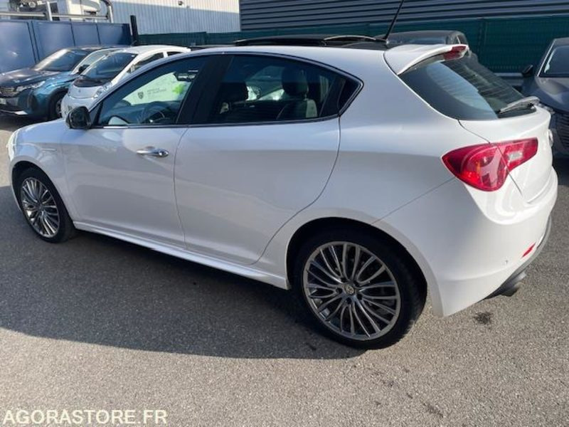 GIULIETTA LUSSO 1.4i TB 150cv S§S-12/2016-89360KM - Henkilöauto: kuva GIULIETTA LUSSO 1.4i TB 150cv S§S-12/2016-89360KM - Henkilöauto GIULIETTA LUSSO 1.4i TB 150cv S§S-12/2016-89360KM - Henkilöauto: kuva GIULIETTA LUSSO 1.4i TB 150cv S§S-12/2016-89360KM - Henkilöauto