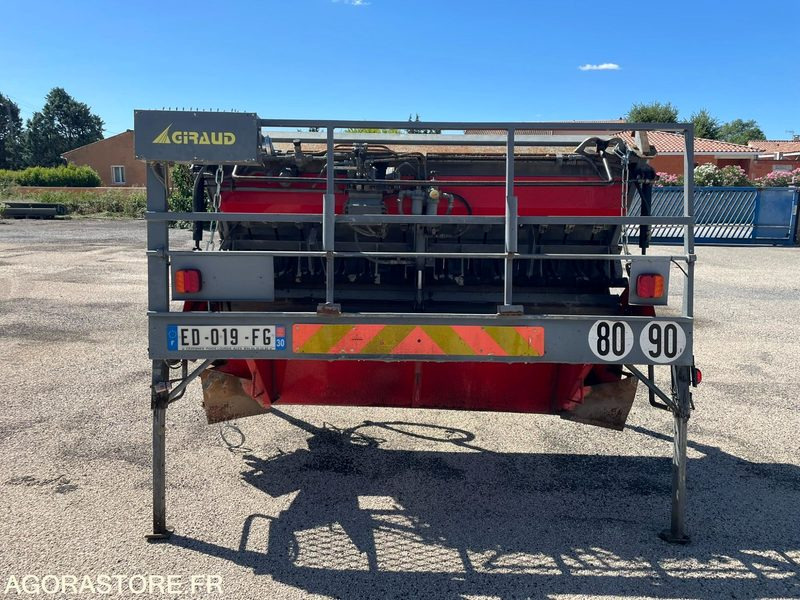 GRAVILLONNEUR ROLA 450 MAUGUIN D'OCCASION - Asfaltinlaskija: kuva GRAVILLONNEUR ROLA 450 MAUGUIN D'OCCASION - Asfaltinlaskija GRAVILLONNEUR ROLA 450 MAUGUIN D'OCCASION - Asfaltinlaskija: kuva GRAVILLONNEUR ROLA 450 MAUGUIN D'OCCASION - Asfaltinlaskija