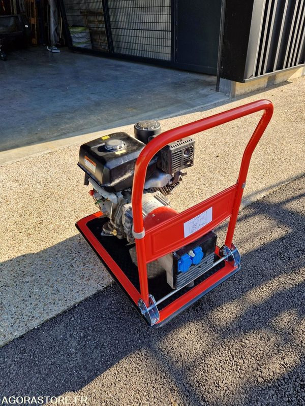 Groupe électrogène FLY5000 - Sähkögeneraattori: kuva Groupe électrogène FLY5000 - Sähkögeneraattori Groupe électrogène FLY5000 - Sähkögeneraattori: kuva Groupe électrogène FLY5000 - Sähkögeneraattori