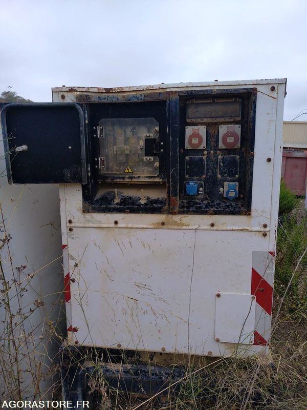 Groupe électrogène SDMO 60 kVA - Sähkögeneraattori: kuva Groupe électrogène SDMO 60 kVA - Sähkögeneraattori Groupe électrogène SDMO 60 kVA - Sähkögeneraattori: kuva Groupe électrogène SDMO 60 kVA - Sähkögeneraattori