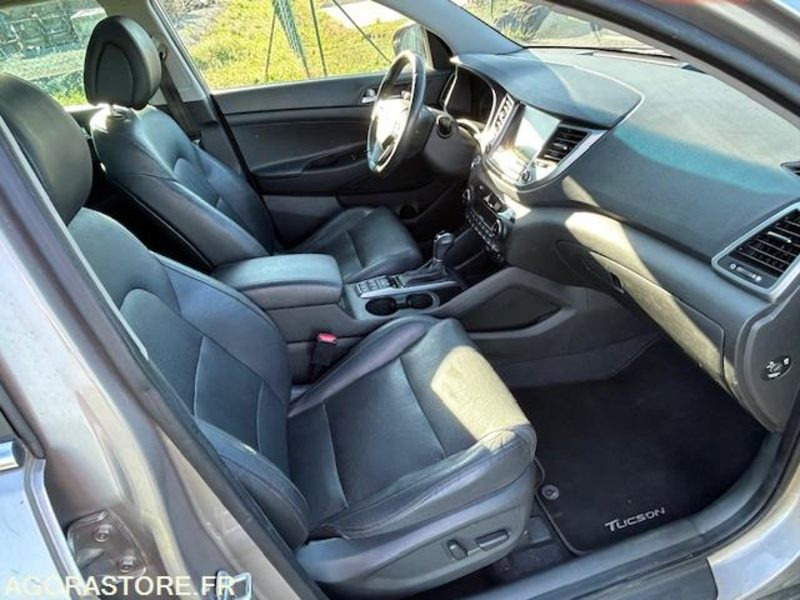 HYUNDAI TUCSON III 1.7 CRDI 141 CH EXECUTIVE 2WD DCT-7 - 2016 - 141 950 kms - Maasturi/ Katumaasturi: kuva HYUNDAI TUCSON III 1.7 CRDI 141 CH EXECUTIVE 2WD DCT-7 - 2016 - 141 950 kms - Maasturi/ Katumaasturi HYUNDAI TUCSON III 1.7 CRDI 141 CH EXECUTIVE 2WD DCT-7 - 2016 - 141 950 kms - Maasturi/ Katumaasturi: kuva HYUNDAI TUCSON III 1.7 CRDI 141 CH EXECUTIVE 2WD DCT-7 - 2016 - 141 950 kms - Maasturi/ Katumaasturi