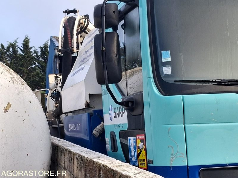 Hydrocureur Huwer/Renault 19T CP085NW (VENTE UNIQUEMENT EXPORT) - Puhtaanpitoauto: kuva Hydrocureur Huwer/Renault 19T CP085NW (VENTE UNIQUEMENT EXPORT) - Puhtaanpitoauto Hydrocureur Huwer/Renault 19T CP085NW (VENTE UNIQUEMENT EXPORT) - Puhtaanpitoauto: kuva Hydrocureur Huwer/Renault 19T CP085NW (VENTE UNIQUEMENT EXPORT) - Puhtaanpitoauto