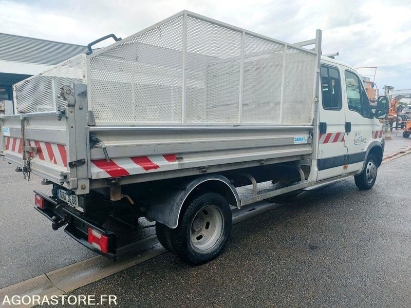 IVECO 35C12D - Pakettiauto: kuva IVECO 35C12D - Pakettiauto IVECO 35C12D - Pakettiauto: kuva IVECO 35C12D - Pakettiauto