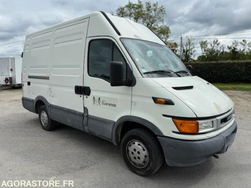 IVECO DAILY - 2003 - 173808KMS - Pakettiauto: kuva IVECO DAILY - 2003 - 173808KMS - Pakettiauto IVECO DAILY - 2003 - 173808KMS - Pakettiauto: kuva IVECO DAILY - 2003 - 173808KMS - Pakettiauto