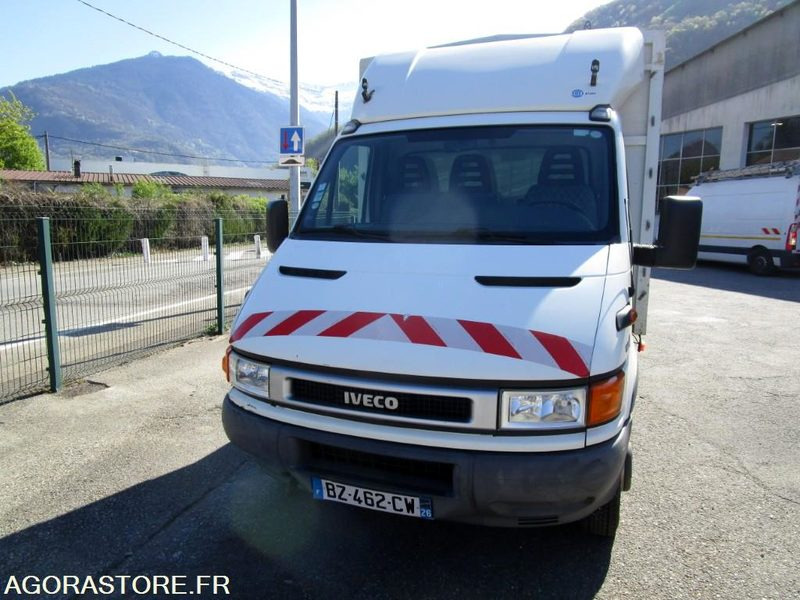 IVECO DAILY 35C11 du 28/04/2000 (Contrôle Technique joint) - Pakettiauto: kuva IVECO DAILY 35C11 du 28/04/2000 (Contrôle Technique joint) - Pakettiauto IVECO DAILY 35C11 du 28/04/2000 (Contrôle Technique joint) - Pakettiauto: kuva IVECO DAILY 35C11 du 28/04/2000 (Contrôle Technique joint) - Pakettiauto