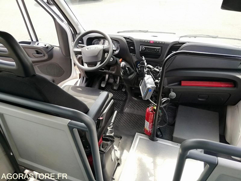 Iveco Daily Line - Minibussi, Pikkubussi: kuva Iveco Daily Line - Minibussi, Pikkubussi Iveco Daily Line - Minibussi, Pikkubussi: kuva Iveco Daily Line - Minibussi, Pikkubussi
