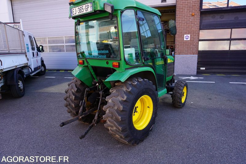 JOHN DEERE - Traktori: kuva JOHN DEERE - Traktori JOHN DEERE - Traktori: kuva JOHN DEERE - Traktori