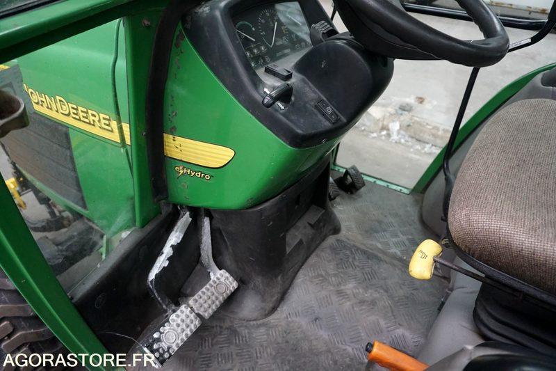 JOHN DEERE - Traktori: kuva JOHN DEERE - Traktori JOHN DEERE - Traktori: kuva JOHN DEERE - Traktori