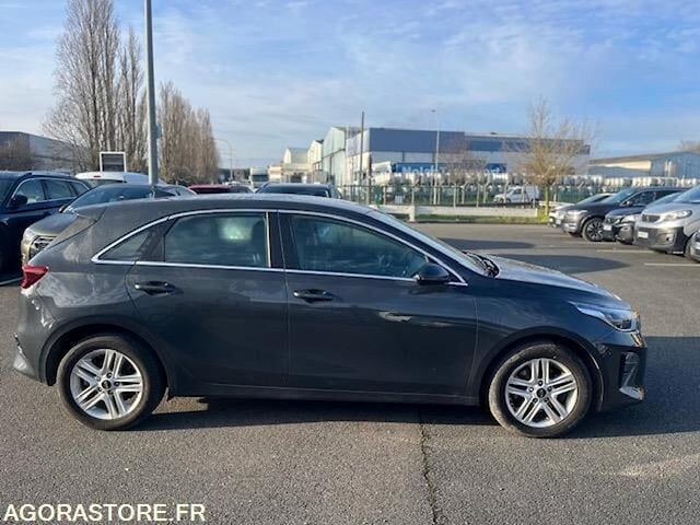 KIA CEED - Viistoperä: kuva KIA CEED - Viistoperä KIA CEED - Viistoperä: kuva KIA CEED - Viistoperä