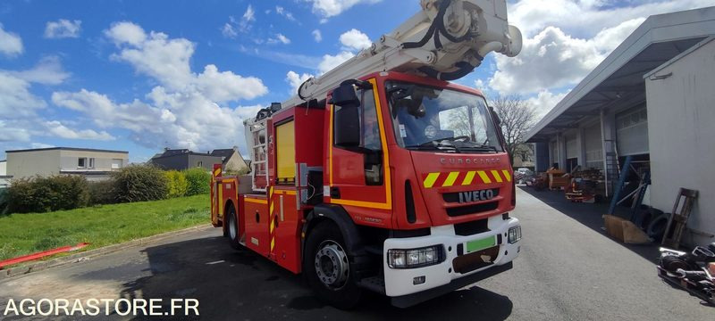 BEA EGI 280 TBI / IVECO 180 E 30 - Kuorma-auto: kuva BEA EGI 280 TBI / IVECO 180 E 30 - Kuorma-auto BEA EGI 280 TBI / IVECO 180 E 30 - Kuorma-auto: kuva BEA EGI 280 TBI / IVECO 180 E 30 - Kuorma-auto