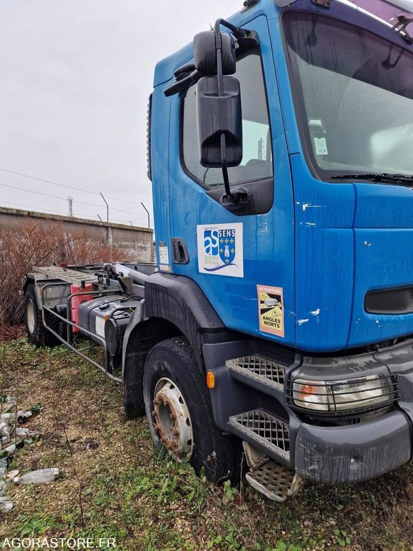 Camion RENAULT PL - Kuorma-auto: kuva Camion RENAULT PL - Kuorma-auto Camion RENAULT PL - Kuorma-auto: kuva Camion RENAULT PL - Kuorma-auto